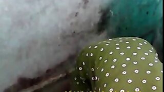გაბრაზებული ახალგაზრ ...