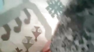 დაღლილი აზიელი ბავშვ ...